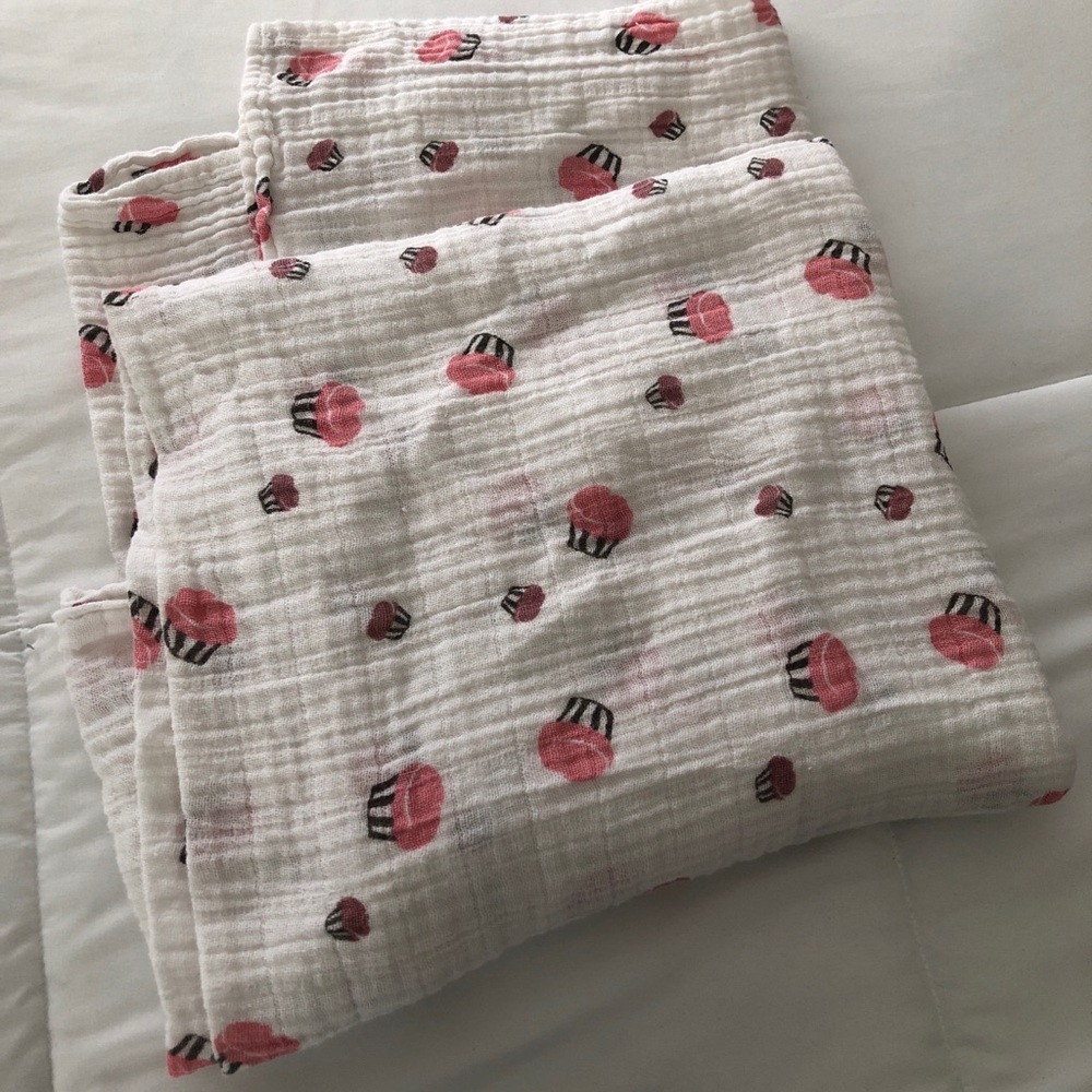 Aden And Anais Muslin Blanket Pink Cupcake Swaddle